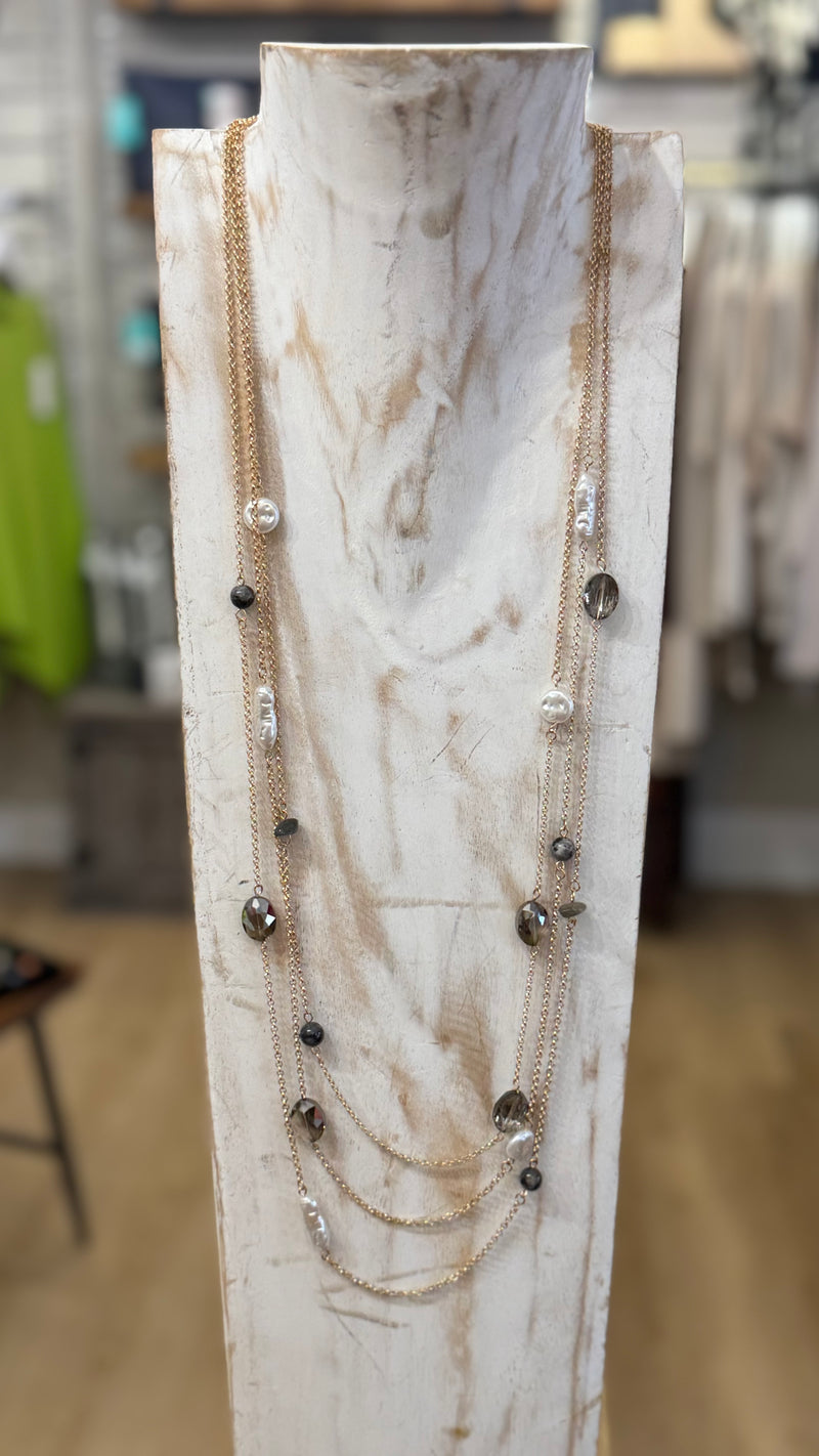 ELIZA GRACIOUS - Long tripple strand necklace