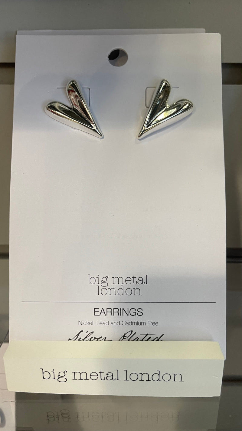 BML - Large stud Heart earrings