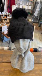 J & L Cosy cable pom pom hat